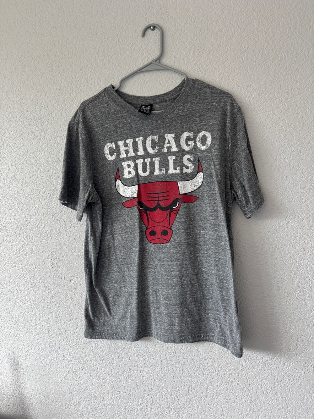 ULTRA GAME Gray Graphic Tee Chicago Bulls